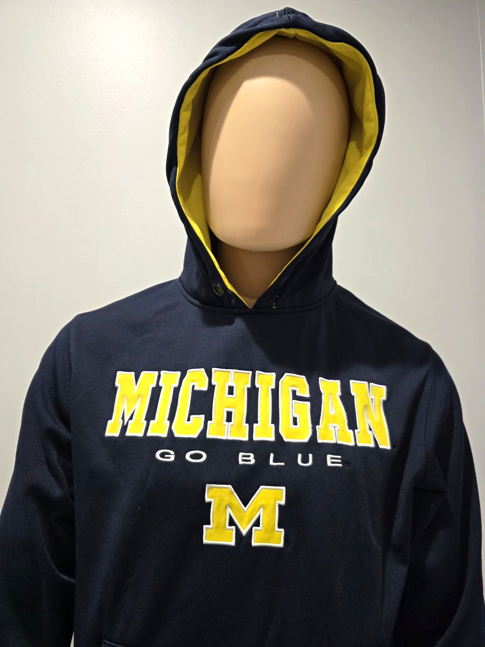 Michigan Wolverines Hoodie Mens M Colosseum Go Blue Navy Maize Pullover NCAA
